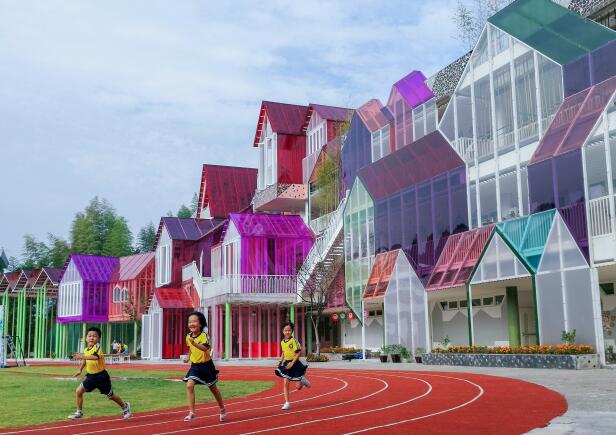 色多多官网下载板搭建的“中国最美的乡村小学”