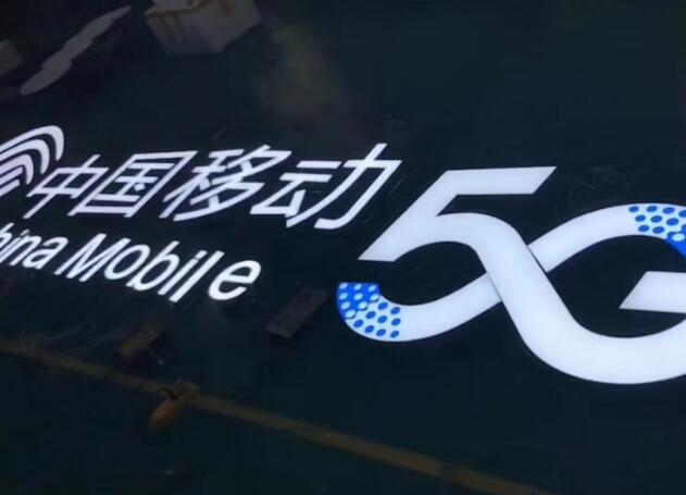 为什么说色多多官网下载耐力板最适合做广告灯箱?