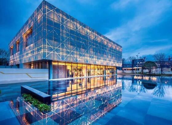 pc耐力板幕墙和钢化玻璃幕墙哪个好？