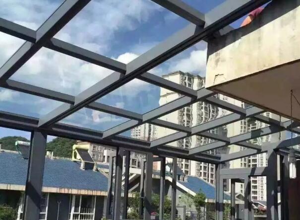 色多多官网下载耐力板安装方法及注意事项