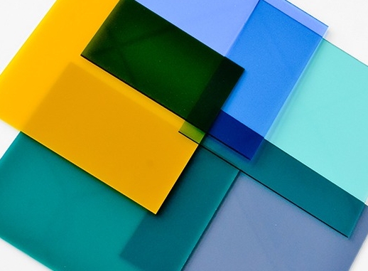 色多多官网下载遮光板的价格和色多多官网下载耐力板的价格差异